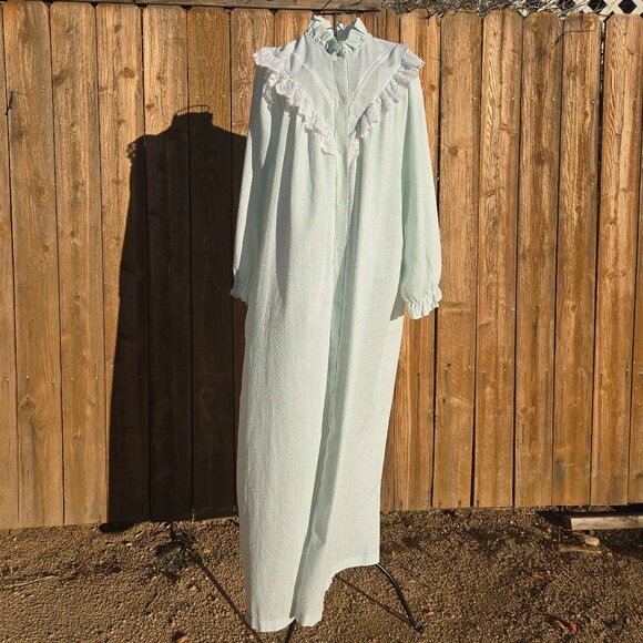 Vintage 80's Ruffles and Lace Lounge Housecoat - Picture 1 of 12